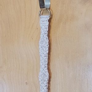 Vintage 1970s crochet ecru belt